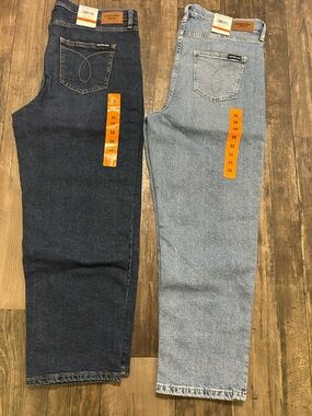 2 Pairs Of Calvin Klein Jeans Women’s Relaxed - Dark Indigo & Light Blue